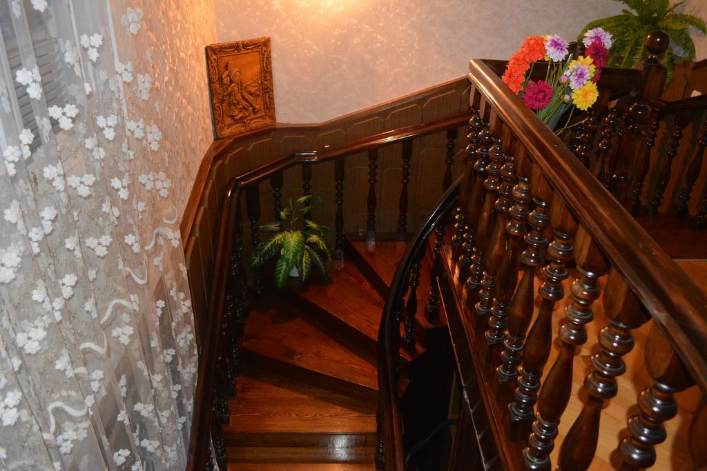 Guesthouse Giorgi Telavi Eksteriør billede
