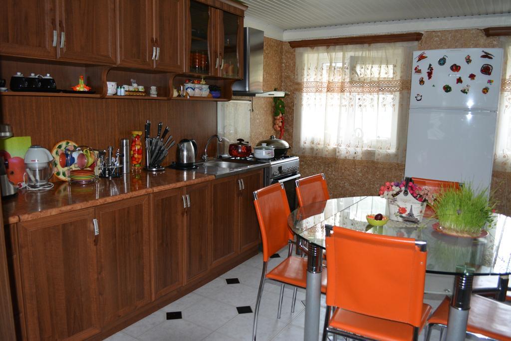 Guesthouse Giorgi Telavi Eksteriør billede
