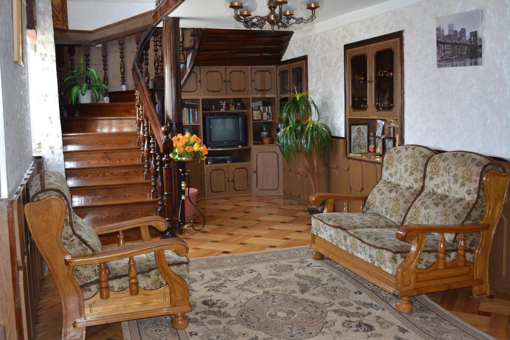 Guesthouse Giorgi Telavi Eksteriør billede